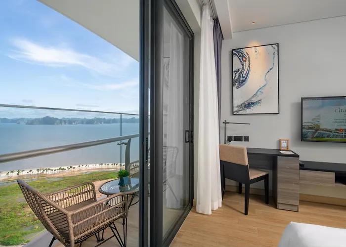 Hotel Citadines Marina Halong