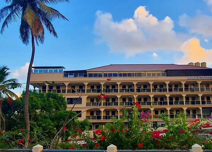 Myah'S Hotel Brighton Village
