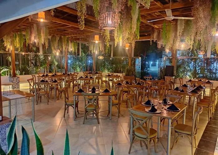 Hotel Wayra Club