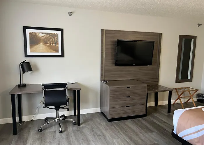 Quality Inn & Suites Red Wing