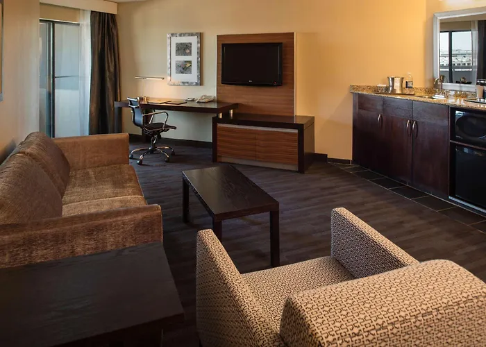 Hilton Winnipeg Airport Suites
