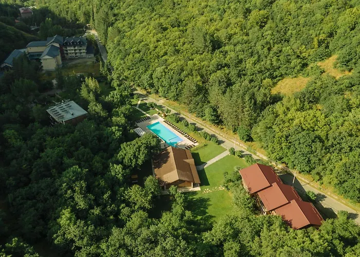 Apricot Aghveran Resort