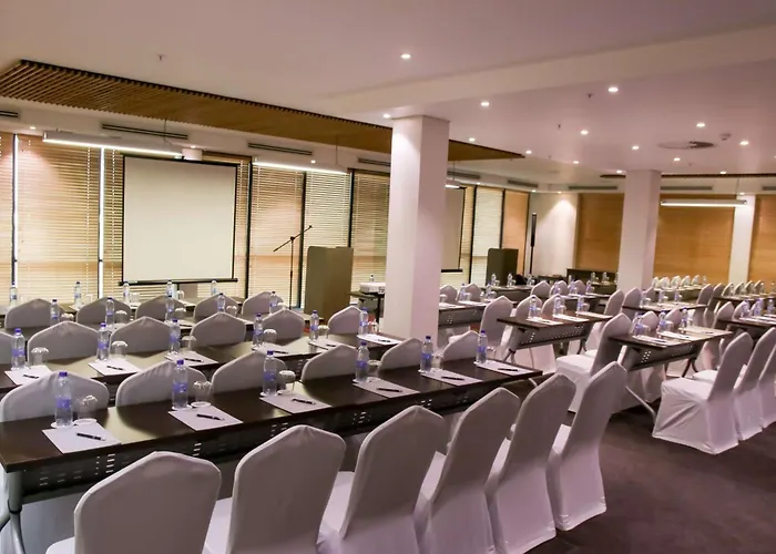 Legend Hotel Lagos Airport, Curio Collection By Hilton