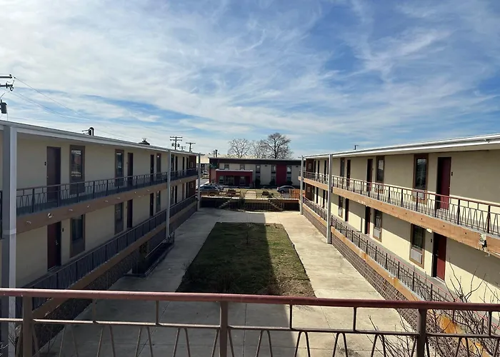 B'More Inn Motel