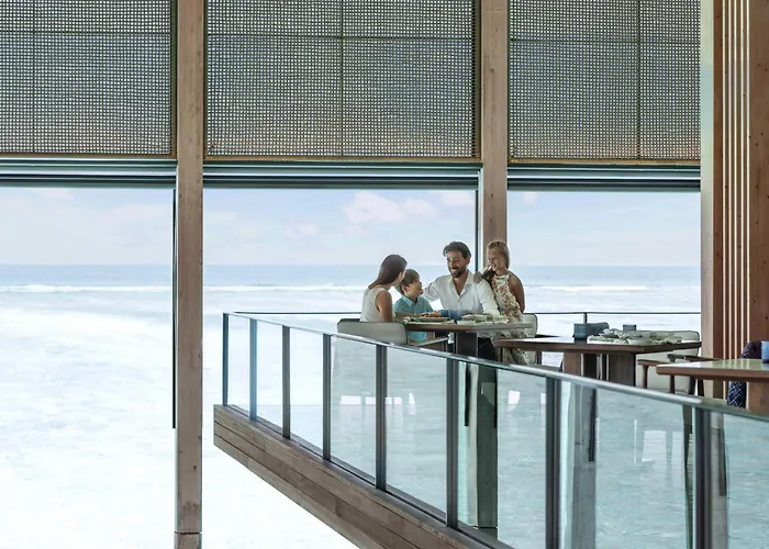 The Ritz-Carlton Maldives, Fari Islands Hotel Gaafaru