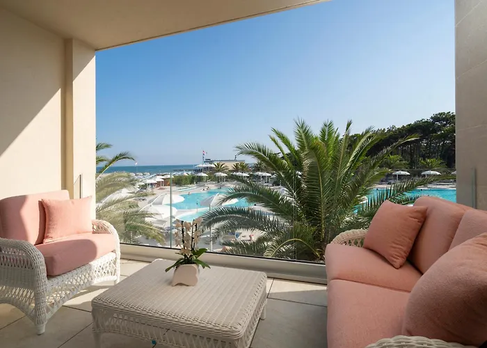 Riviera Resort