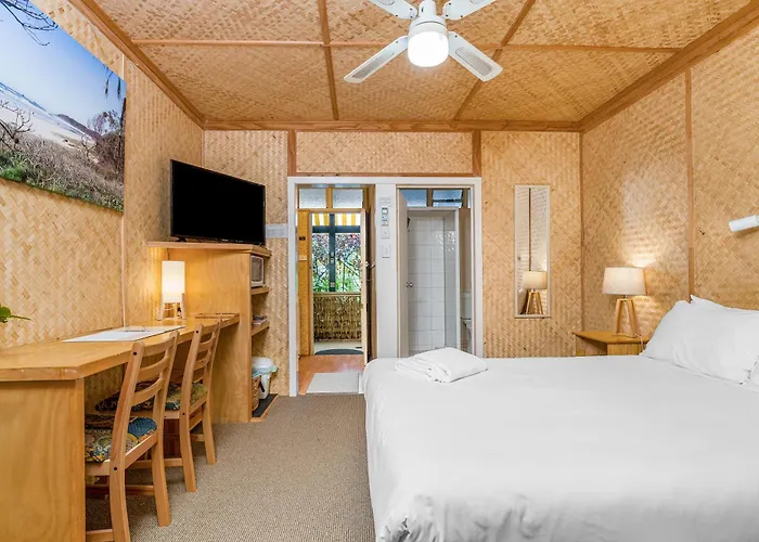 Tallow Beach Motel (Adults Only)