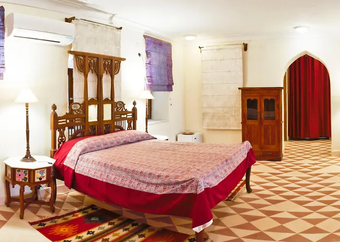 Neemrana'S - Tijara Fort Palace