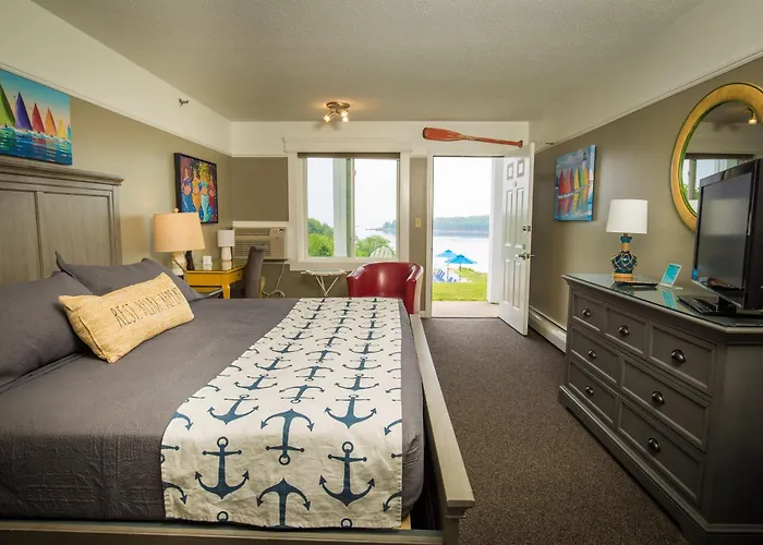 Strawberry Hill Seaside Inn