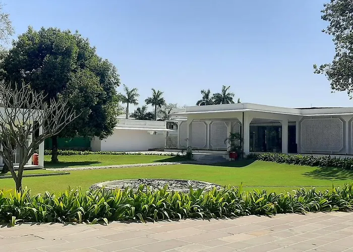 Hotel Chandela Khajuraho