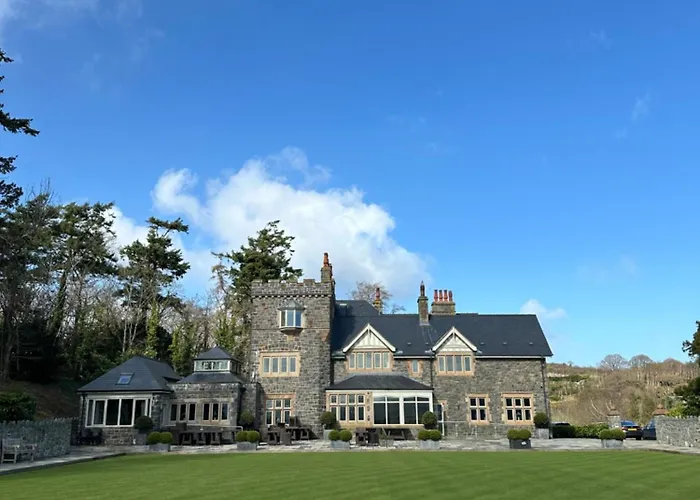 Manor Boutique Restaurant And Bar
