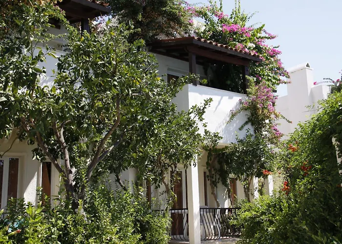Summer Garden Suites Beach Hotel