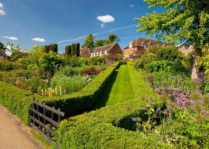 Leeds Castle Stable Courtyard Bed And Breakfast