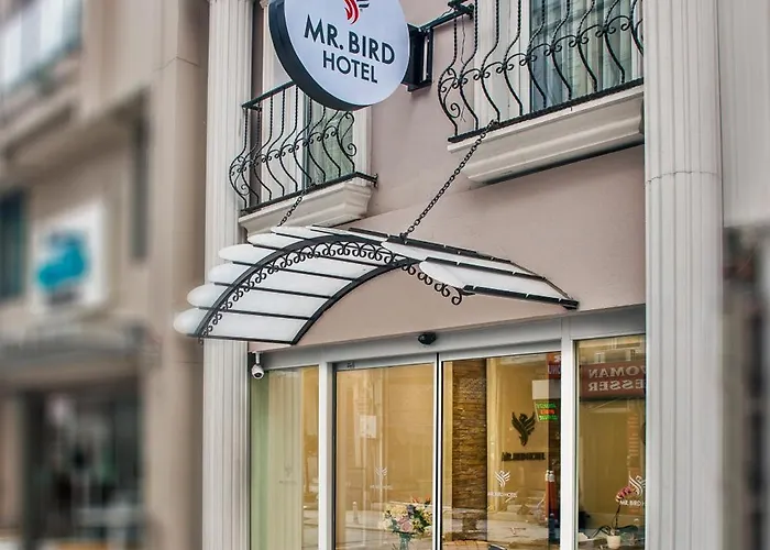 Mr. Bird Hotel