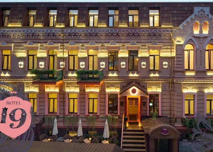 Hotel 19