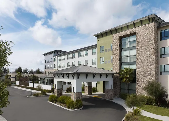Hotel Centro Sonoma Wine Country, Tapestry Collection Hilton
