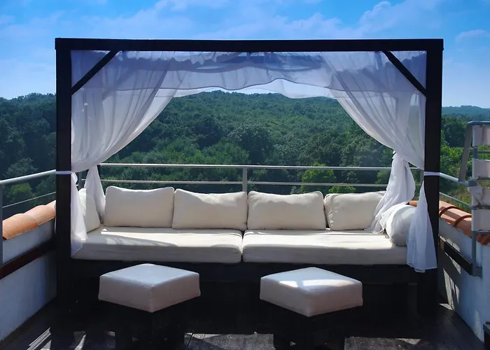 Bella Vista Beach Club