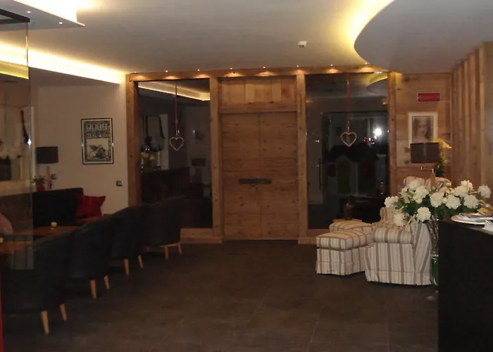 Hotel Garni Vittoria Fiera Di Primiero