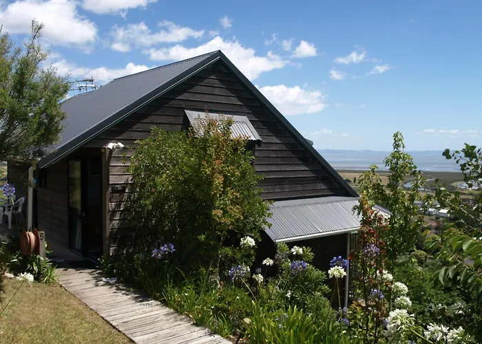 Grafton Cottage & Chalets