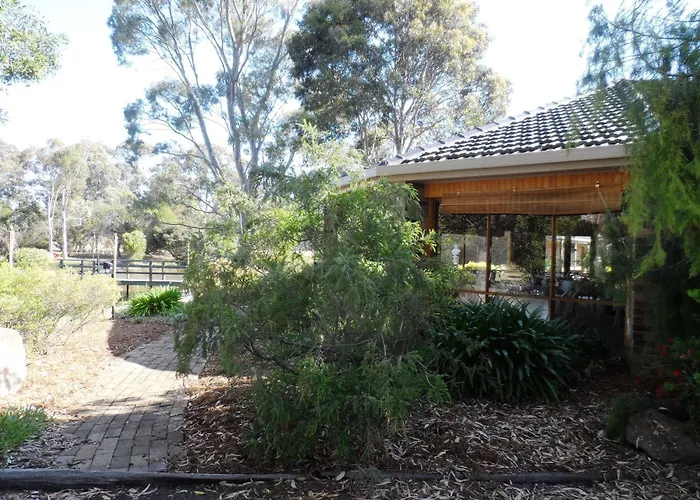 Magdala Motor Lodge & Lakeside Restaurant