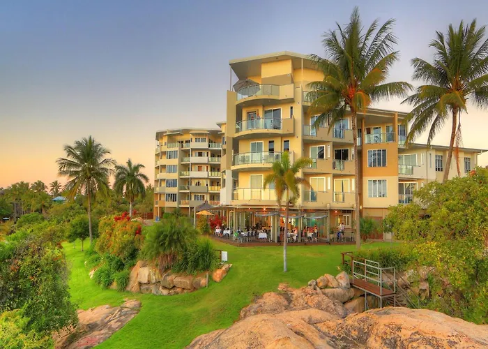 Coral Cove Apartments - Absolute Beachfront Resort Bowen