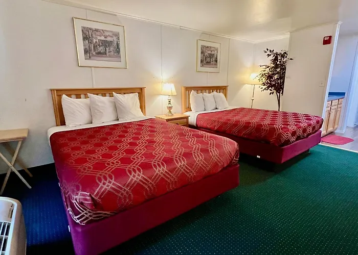 Rodeway Inn & Suites Brunswick Near Hwy 1