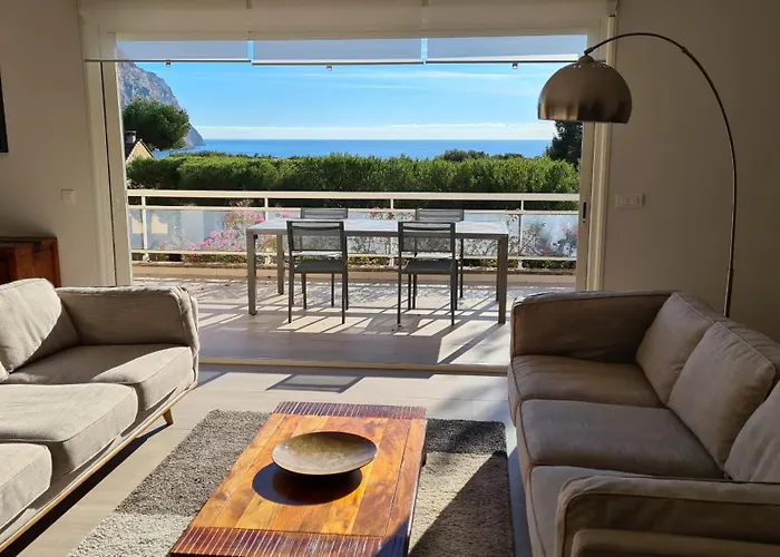 Hpc Suites - Cassis Centre - Parking Securise Et Piscine Chauffee