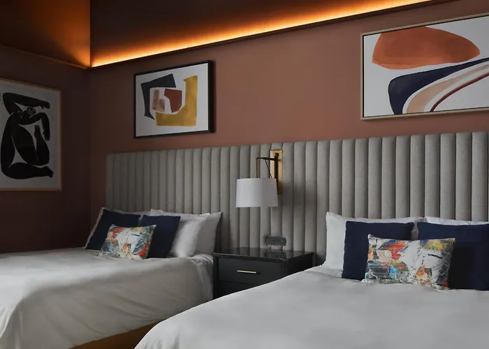 Kinn Guesthouse Downtown Milwaukee