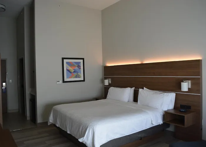 Holiday Inn Express & Suites Liberal