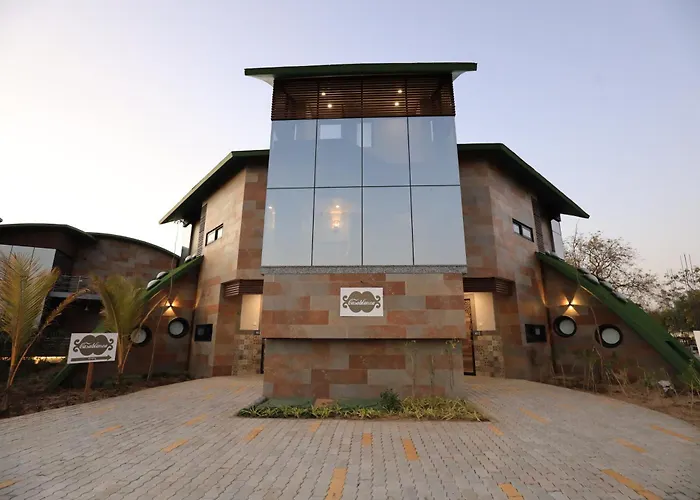 Neonz Resort & Club Anand