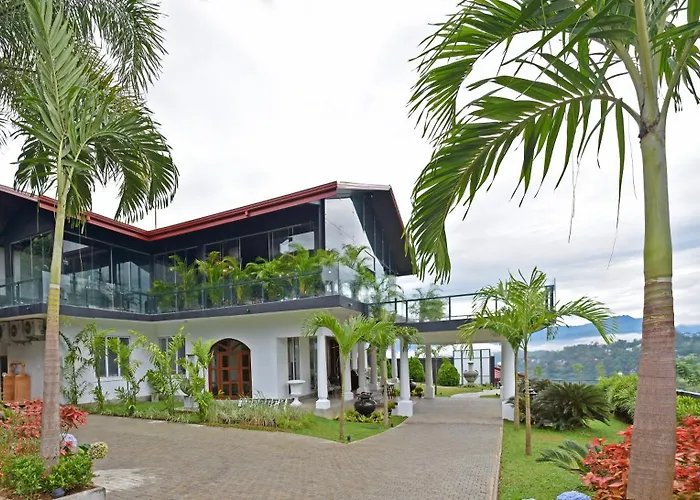 Fox Kandy By Fox Resorts - Luxury In The Mist