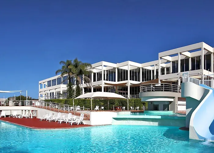 Absolute Beachfront Opal Cove Resort