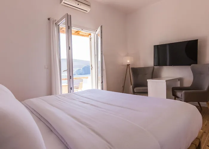 Salt Suites Milos