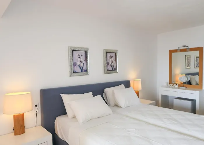 Cape Kanapitsa Hotel & Suites
