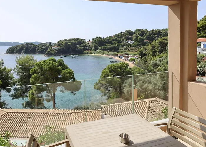 Cape Kanapitsa Hotel & Suites