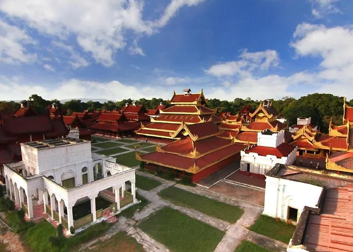Yadanarpon Dynasty Hotel