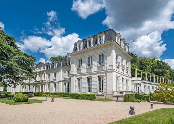 Chateau De Rochecotte