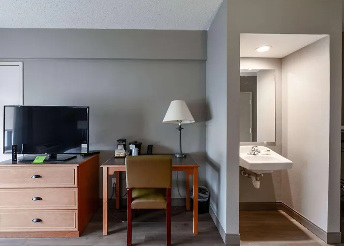 La Quinta By Wyndham New Haven