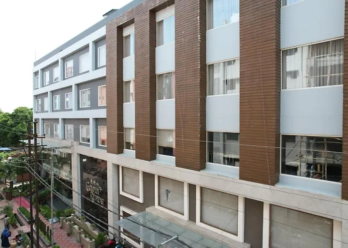 Golden Retreat Hotel Baharampur