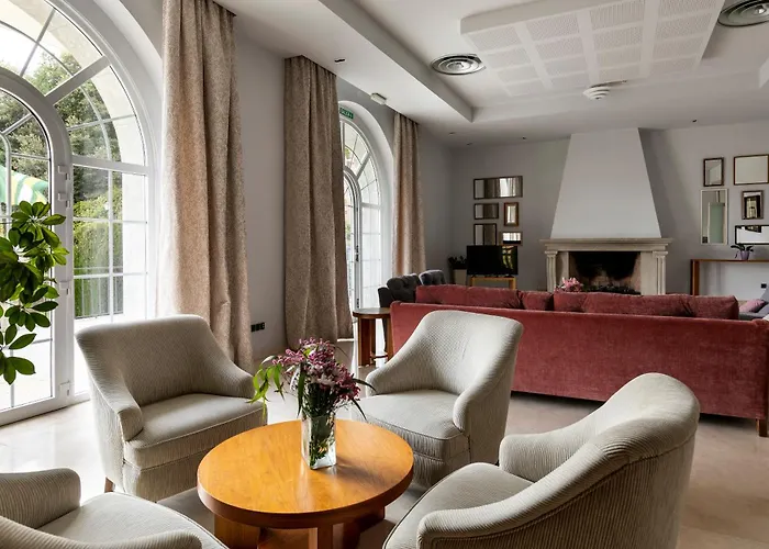 Parador De Vic-Sau Tavernoles