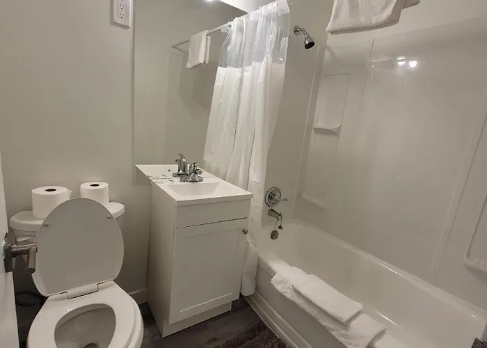Vivian Motor Hotel Neepawa