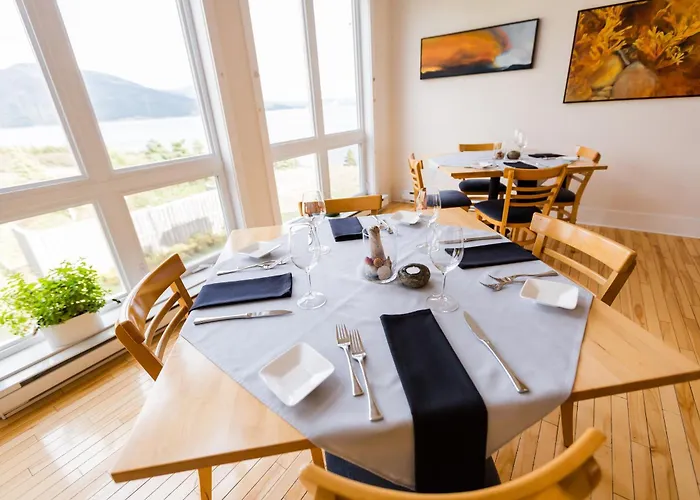 Neddies Harbour Inn Norris Point