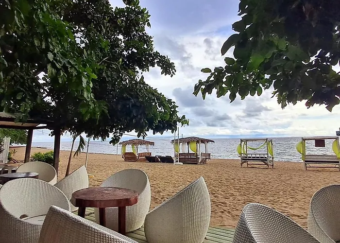 Brazaville Beach Resort Hinoba-an