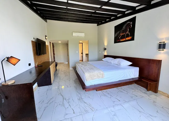 Hotel Tesoro Beach