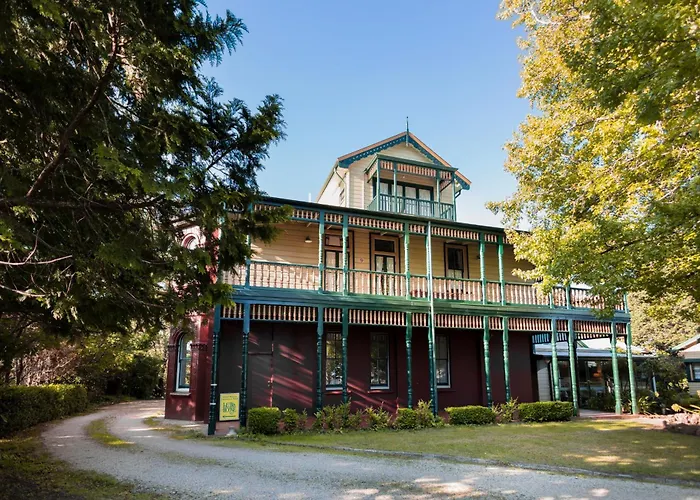 Leura House