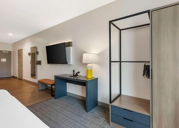 Comfort Suites Richmond East