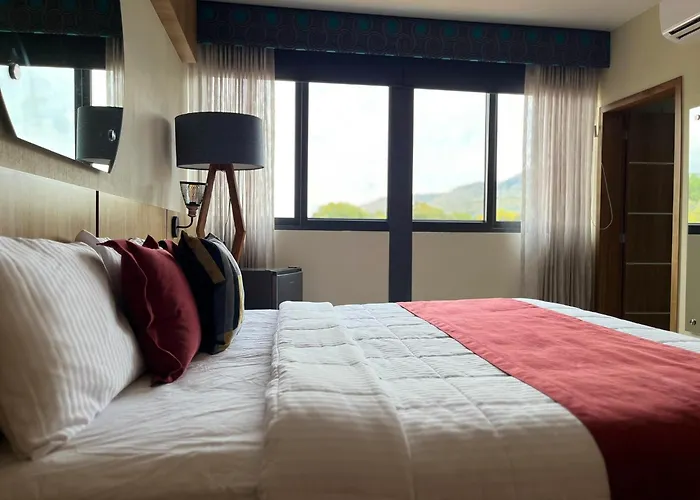 Hotel Cinco Diamantes