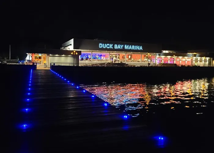 Duck Bay Hotel & Restaurant