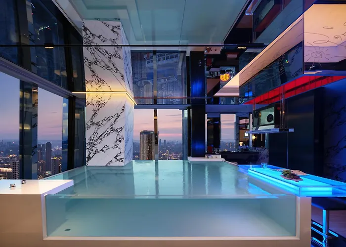 Iseya Panoramic Chongqing Jiefangbei Flagship