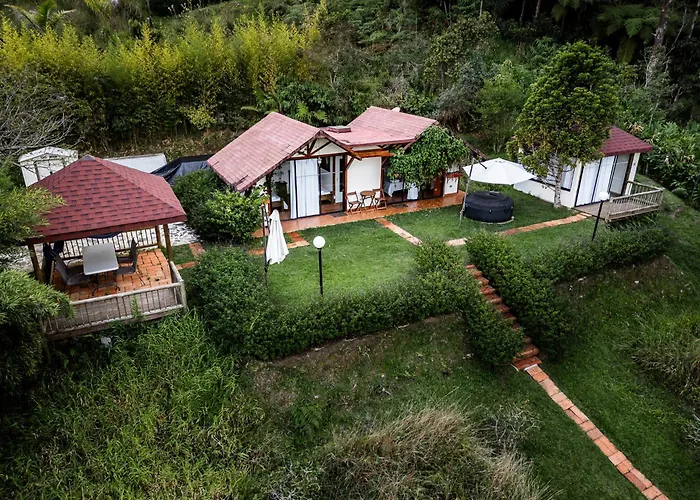 Hotel Pietrasanta Cabanas Frente A La Represa Penol Guatape